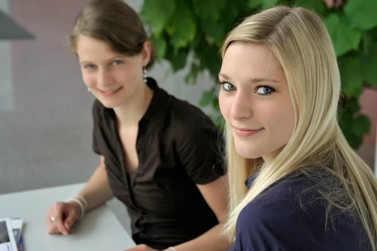 Studierende bei der Arbeit